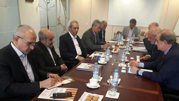 بانک‌ها و شرکت‌های اسپانیایی از خودتحریمی در برابر ایران بپرهیزند/ کشاورزی از زمینه های مناسب همکاری طرفین