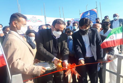 اسکله شناور قایق های صیادی بندر دیر با حضور مسئولان کشوری و استانی  افتتاح شد