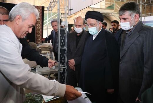 بازدید رئیس جمهور به همراه وزیر جهادکشاورزی از نمایشگاه شرکت‌های دانش بنیان «پیشران»