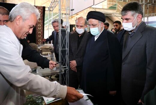 بازدید رئیس جمهور به همراه وزیر جهادکشاورزی از نمایشگاه شرکت‌های دانش بنیان «پیشران»
