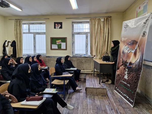 آگاه سازی دانش آموزان یکی از بهترین راه‌ها برای حفاظت از خاک