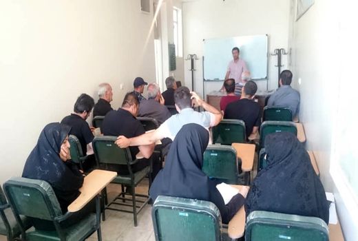 بهره برداران بخش آفتاب با قوانین ومقررات حفظ کاربری اراضی زراعی وباغ ها آشنا شدند