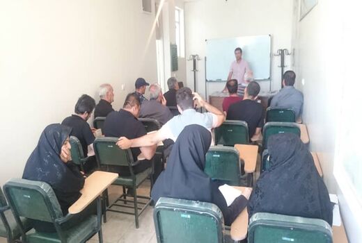 بهره برداران بخش آفتاب با قوانین ومقررات حفظ کاربری اراضی زراعی وباغ ها آشنا شدند