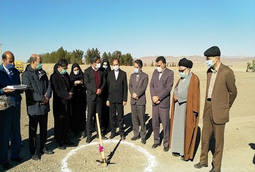 کلنگ باسکول 60 تنی بر زمین خورد