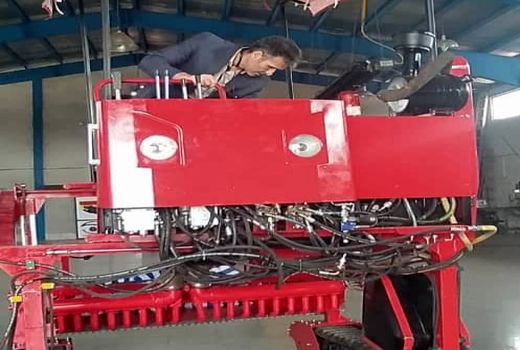 ساخت داخلی ماشین برداشت چای و نشاکار برنج در کشور برای نخستین بار