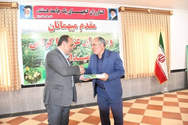 انتخاب مدیر جهادکشاورزی شهرستان اهر به عنوان مدیر نمونه ارتباط گستر استان آذربایجان شرقی توسط وزارت جهادکشاورزی