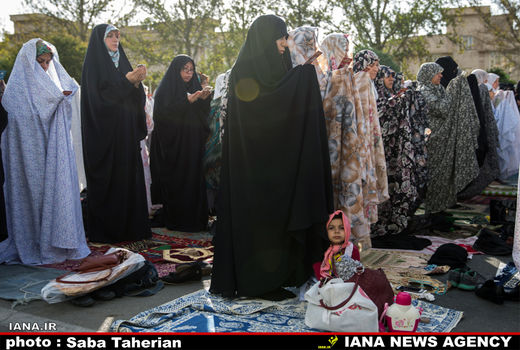 اقامه نماز عید فطر در دهکده المپیک