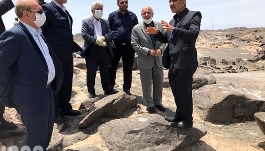 بازدید ظهر امروز آقای دکتر خاوازی وزیر جهاد کشاورزی وهمراهان از نیزار های دریاچه هامون  و کوه خواجه در شهرستان هامون استان سیستان و بلوچستان