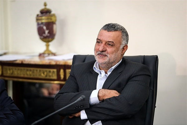 حجتی به مجلس می‌رود