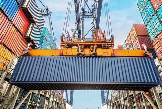 نقل و انتقال ۹ میلیون تن کالاهای اساسی در سال ۱۴۰۱