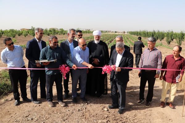 افتتاح یک طرح سامانه نوین آبیاری در شهرستان آبیک