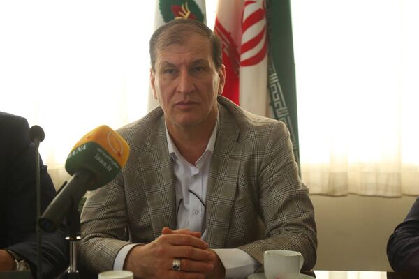 دولت سیاست‌گذاری کند؛ بخش خصوصی میدان توسعه گیاهان دارویی را در دست بگیرد