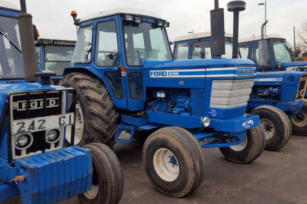 نمایشگاه تراکتورهای کمپانی فورد در ایرلند