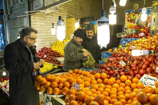 افزایش قیمت نهاده‌ها با وجود دو ردیف دلال در بازار