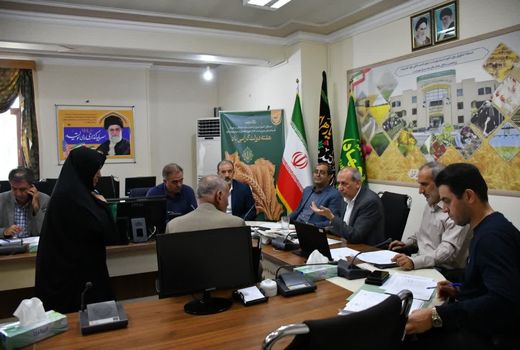 رسیدگی به مشکلات 25 نفر ازمراجعان کشاورزی توسط رئیس سازمان جهادکشاورزی آذربایجان شرقی