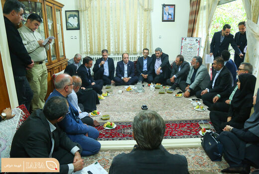 دیدار صمیمی دکتر نوری وزیر جهاد کشاورزی با اهالی روستای امامه 
