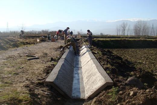 افتتاح دو طرح آبیاری نوین کم فشار،کانال انتقال آب چاری باغین و یک کارخانه تولید خوراک دام 