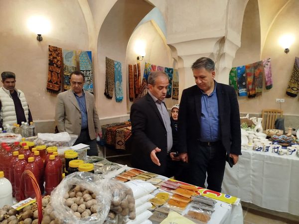 نمایش توانمندی‌ تولیدکنندگان اسکو در نمایشگاه مشاغل خانگی حمام تاریخی میلان