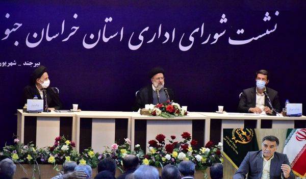 ارائه برنامه‌های توسعه کشاورزی استان به رییس جمهور توسط رئیس سازمان جهاد کشاورزی خراسان جنوبی