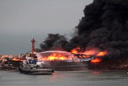 بی‌توجهی به نکات ایمنی منجر به سوختن سه لنج دربندر کنارک شد