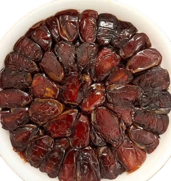 توزیع ۱۰ تن خرما در شیراز با قیمت مصوب