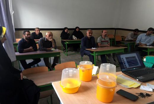 کارگاه آموزشی مبارزه با آفت مگس میوه مدیترانه ای در شهرستان تهران برگزار شد