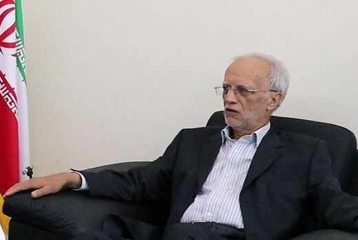 حل مشکلات اقتصادی بدون نگرش سیاسی ممکن نیست