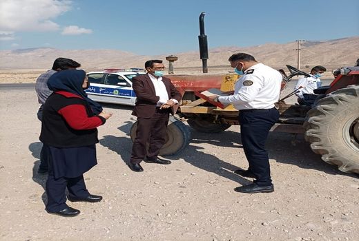 آغاز پلاک گذاری ماشین های کشاورزی در سروستان