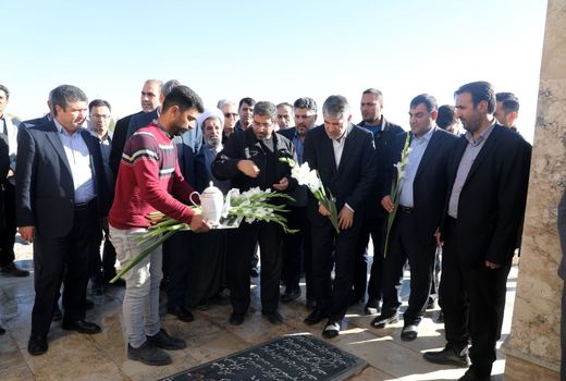 تجدید میثاق وزیر جهاد کشاورزی با شهدای شهرستان خدابنده