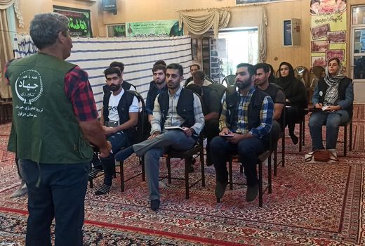 آشنایی با دوره کوچ و انتقال کندوهای زنبور عسل در دزفول