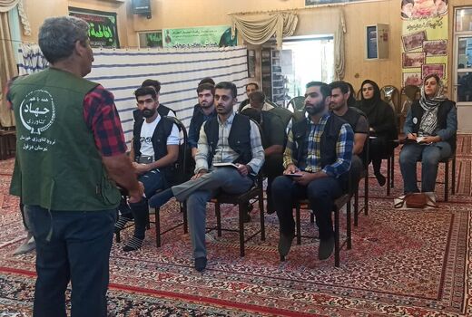 آشنایی با دوره کوچ و انتقال کندوهای زنبور عسل در دزفول