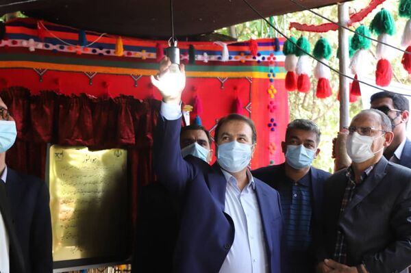  مراسم نمادین تحویل پنل های خورشیدی به عشایر فارس برگزار شد