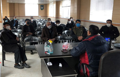 برگزاری کارگاه آموزشی آشنایی با مخاطرات دام و طیور در شهرستان بناب