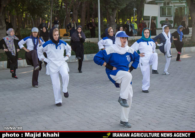 نرمش صبحگاهی