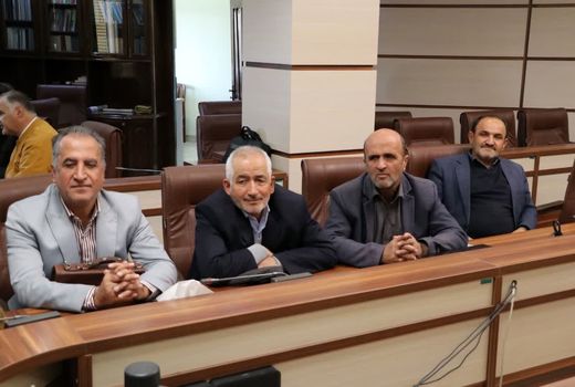 دیدار شورا و کشاورزان روستای رزجرد با رییس سازمان جهاد کشاورزی استان قزوین