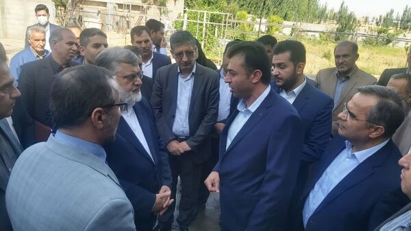 بازدید استاندار آذربایجان غربی از کارخانه تولید پنیر پیتزا در میاندوآب 