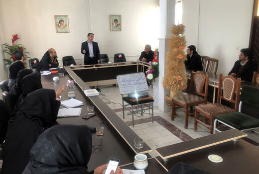 برگزاری کارگاه آموزشی تهیه محلول های غذایی برای کشت های هیدروپونیک در شهرستان بناب