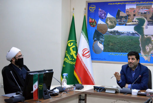 مشارکت کارکنان سازمان جهادکشاورزی آذربایجان شرقی  در رزمایش کمکهای مومنانه برای آسیب دیدگان بحران اخیر