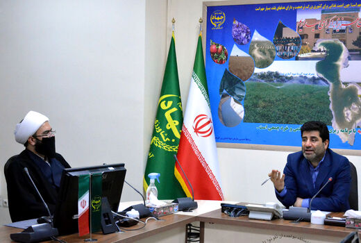 مشارکت کارکنان سازمان جهادکشاورزی آذربایجان شرقی  در رزمایش کمکهای مومنانه برای آسیب دیدگان بحران اخیر