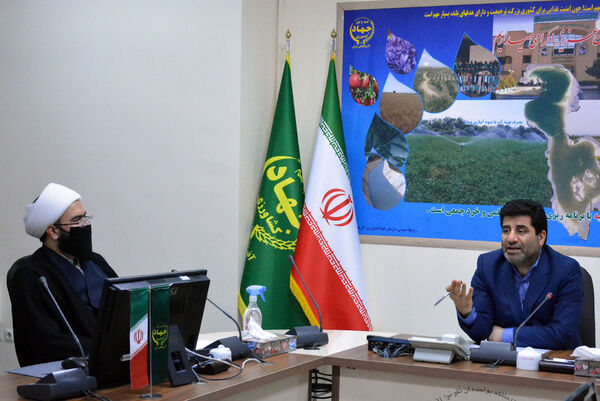 مشارکت کارکنان سازمان جهادکشاورزی آذربایجان شرقی  در رزمایش کمکهای مومنانه برای آسیب دیدگان بحران اخیر