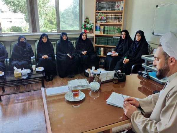 از بانوان محجبه نمونه و چادری شاغل در سازمان جهاد کشاورزی آذربایجان غربی تجلیل شد 