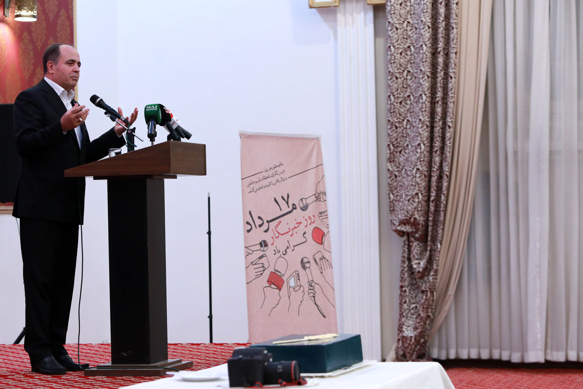  نشست صمیمی خبرنگاران و اصحاب رسانه با وزیر جهاد کشاورزی  