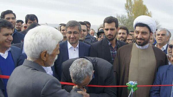 تکریم وزیر جهاد کشاورزی نماد احترام به تلاش برای آبادانی کشور