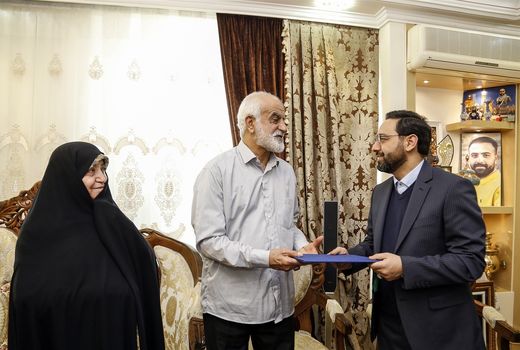 استاندار آذربایجان شرقی با خانواده شهید اجاقی دیدار کرد