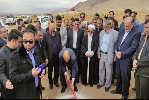 احداث مجتمع گلخانه‌ای و دامپروری گندمان بروجن آغاز شد