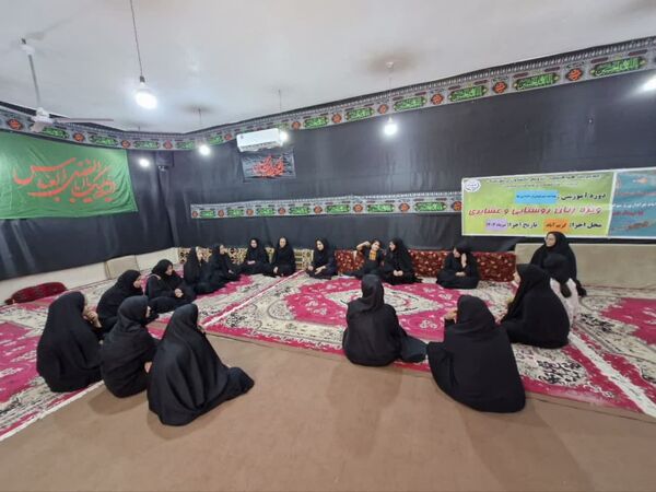 آشنایی زنان هندیجانی با اصول صحیح شیردوشی در دامداری‌ها