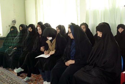 برگزاری دوره های آموزشی فرآوری و بسته بندی گیاهان دارویی و تغذیه گیاهی در مرکز تحقیقات استان