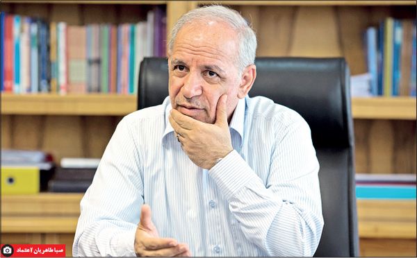 دولت برنامه­‌ای برای افزایش ساعت کار کارکنان ندارد

