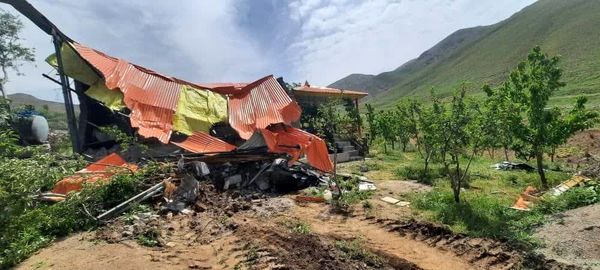 قلع و قمع ۱۰ بنای غیرمجاز در اراضی کشاورزی شهرستان آبیک