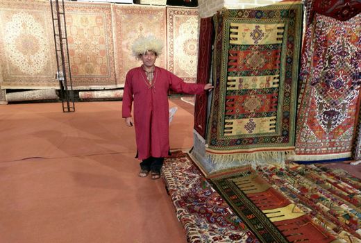 گلستان در راه تبدیل شدن به شهر جهانی فرش ترکمن